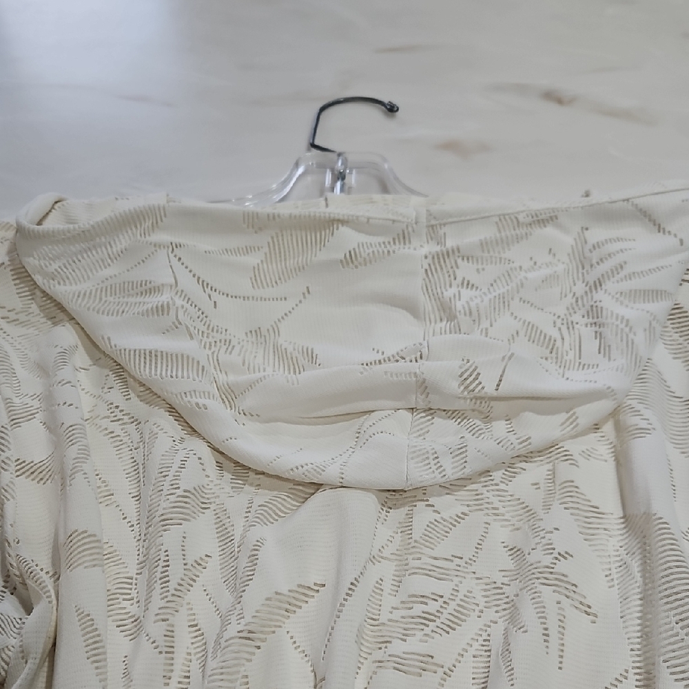Chic Cream V-Neck Women's Tunic/Swim Suit Cover-up. - Picture 4 of 5